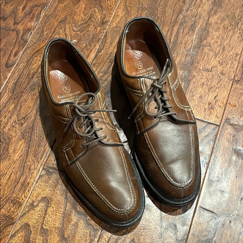Allen Edmonds Brown Leather Lace-Up Derby Shoes
